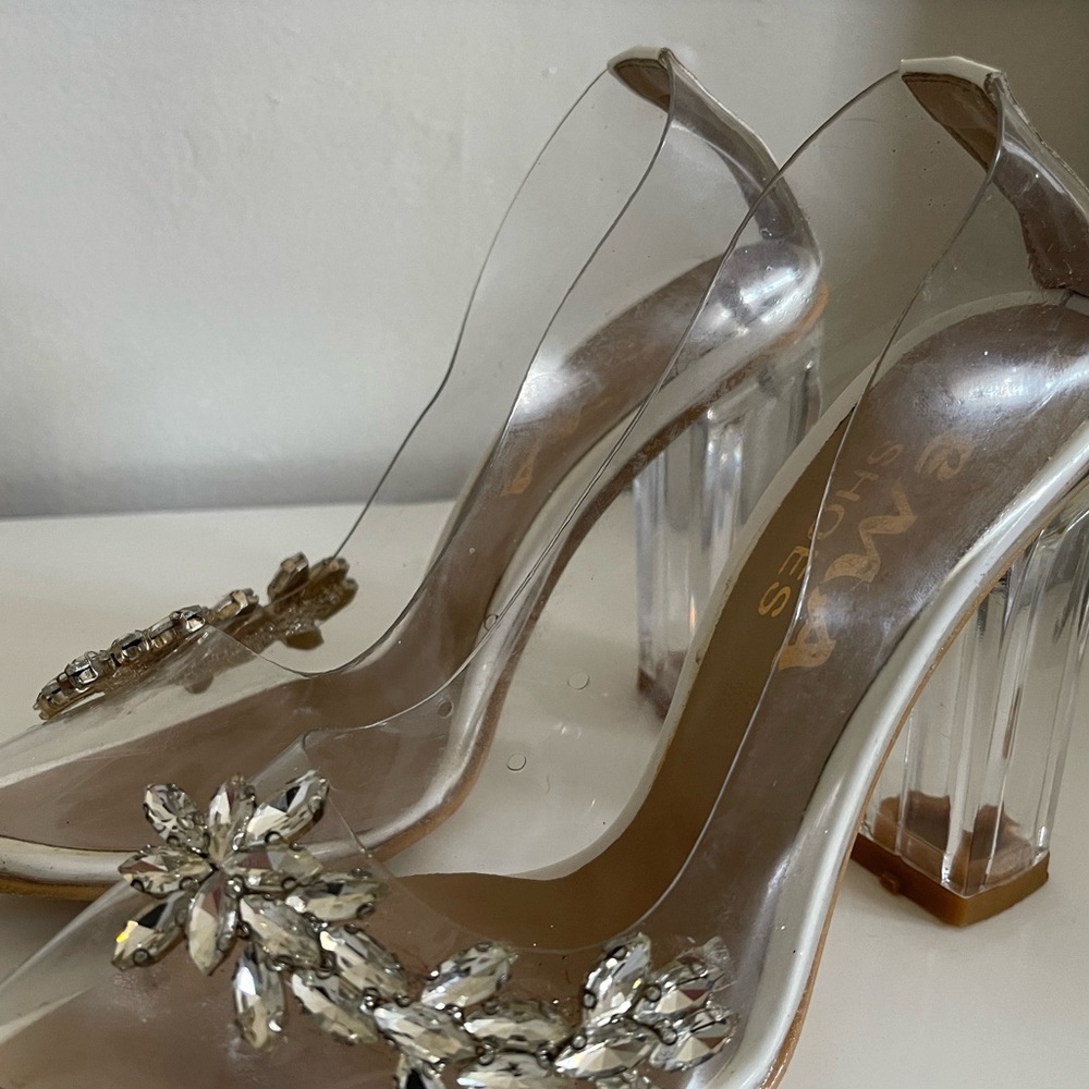 Beautiful flower heels